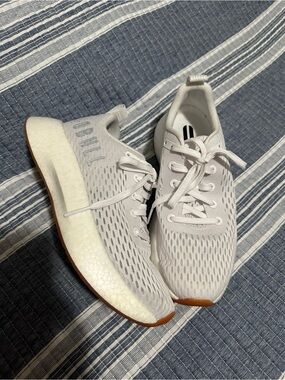 Athletic Sneakers - Minimal Design